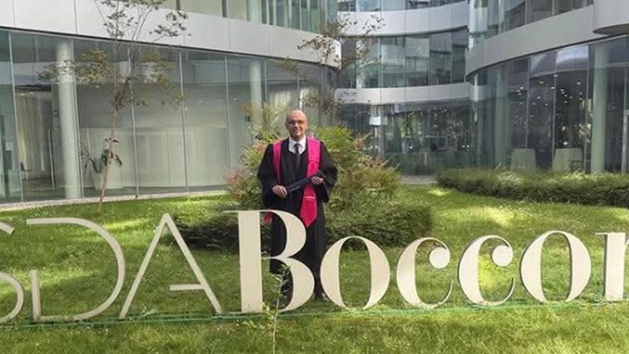 أحمد حسام عوض ينال الماجستير التنفيذي في إدارة الأحداث الرياضية